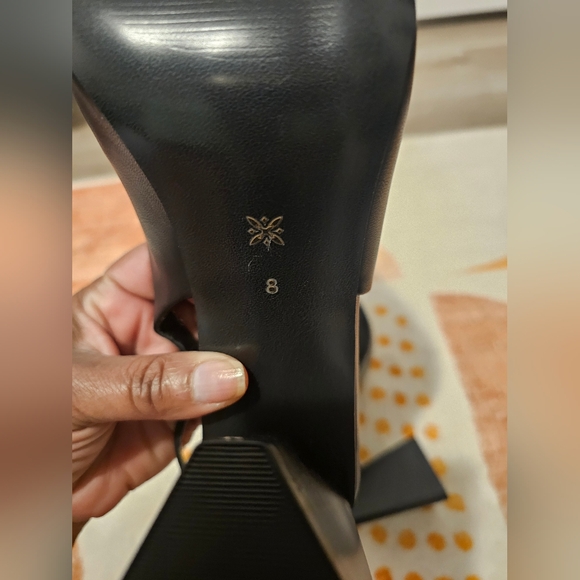 BCBGeneration Trina Elegant Black Slingback Block Heels New W/O Box Sz 6.5 - Picture 11 of 12